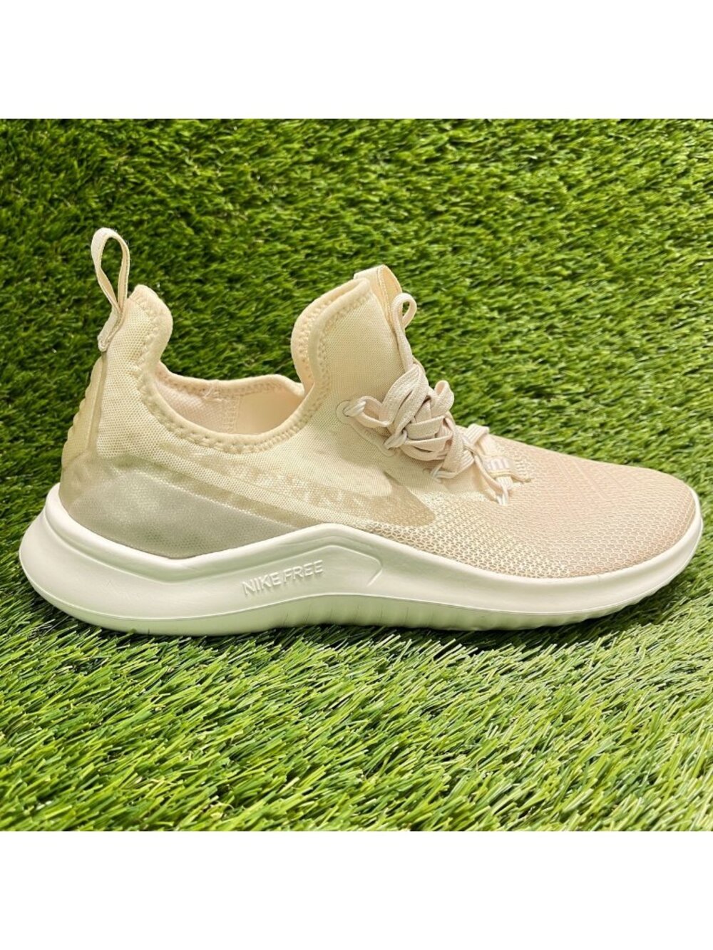 Nike Free TR 8 Women Size 10 Beige Ivory Athletic Running Walking Shoes Sneakers